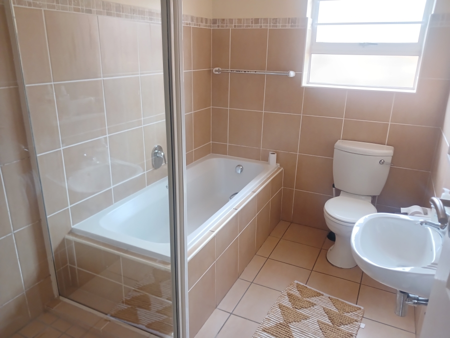 To Let 3 Bedroom Property for Rent in South End Eastern Cape